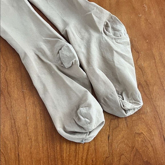 Jobst Compression Thigh High Ultrasheer Stockings w/Lace Silicone Band 20-30mmHg - Picture 13 of 16